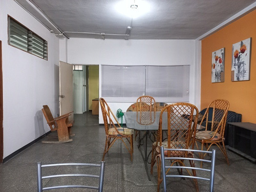 Imagen 8 de 12 de Edificio Comercial En Alquiler 3 Pisos Centro-oeste De Barquisimeto, Isabella Hernández 04140557810