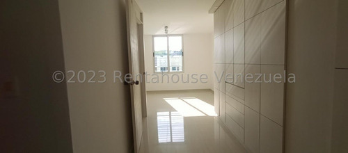 Hermoso Townhouse En Venta En El Este De Barquisimeto, 2 4 4 1 Con Vigilancia Privada, Vestier, 7 9, Areas Sociales, Maritza, Bella Terraza, Piscina, Lucena, Maletero.