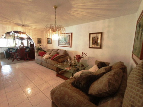 Imagen 1 de 18 de Casa Quinta Valencia Century 21 El Parral 04244989766 Ym