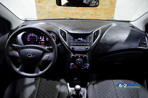Imagem 12 de 13 de Hyundai Hb20 1.0 Confort Plus 2017