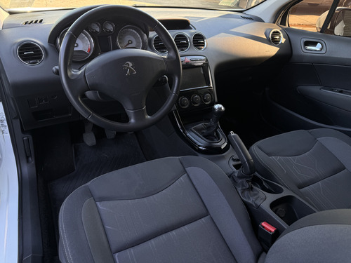 Peugeot 408 2.0 Allure Nav 143cv