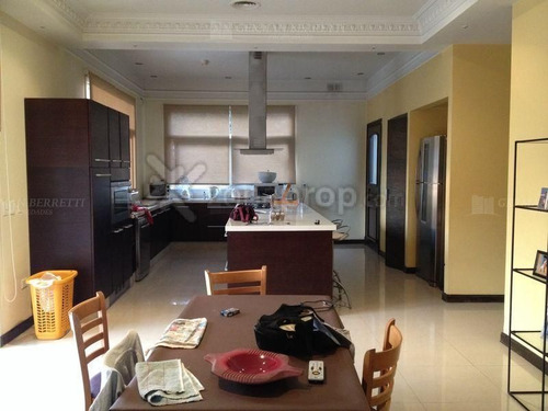 Casa En Venta Ubicado En Banfield, Zona Sur