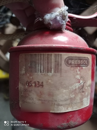 Imagen 4 de 4 de Aceitera Manual Metalica Pressol 350ml.