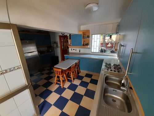 Casa En Venta En La Reina (88138)