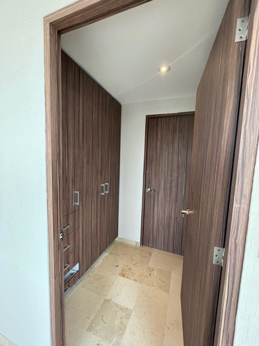 Imagen 16 de 30 de Departamento En Venta En Cumbres Del Lago