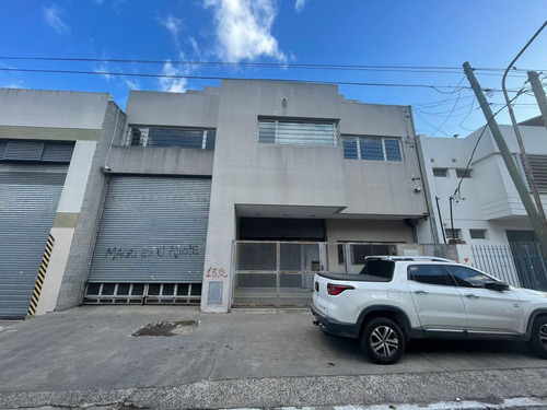 Galpón Industrial 2 Plantas 1.100 M² C/ Oficinas Y Vestuarios - San Justo