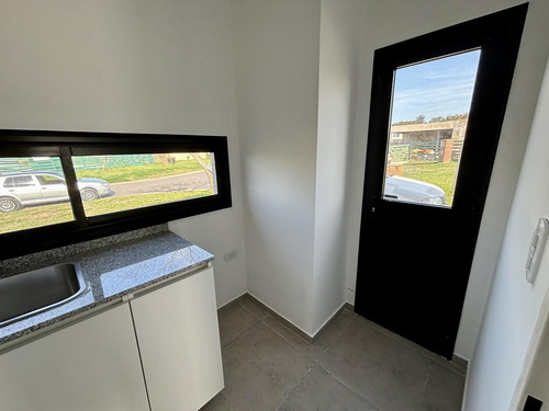 Venta Casa En San Sebastian Area 12 - 4 Ambientes