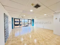 Comprar Daniela Linarez Alquila Oficinas Comercial Lista Para El Desarrollo De Tu Negocio Con 50m2 Con Todos Los Servicios Operativos En El Centro De Barquisimeto Lara                                         