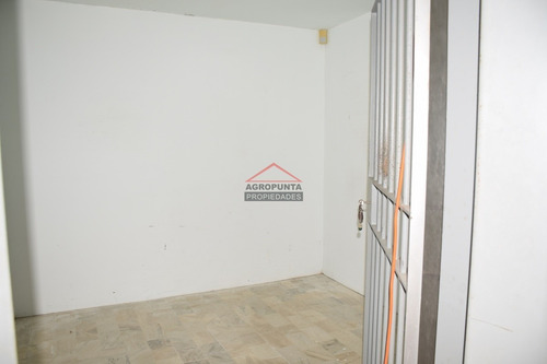 Amplio Local Comercial Sobre Av Roosevelt- Ref: 5374