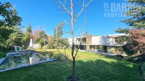 Casa En Venta De 3 Dorm. En Piedra Roja, Chicureo