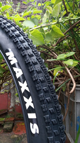 Imagen 8 de 10 de Llanta Maxxis Crossmark I I 27.5*2.25/ Talón Convencional.