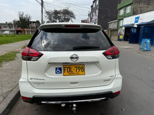Motor 2.5l, 7 Puestos, Transmisión Automática, Muy Bien Cuid