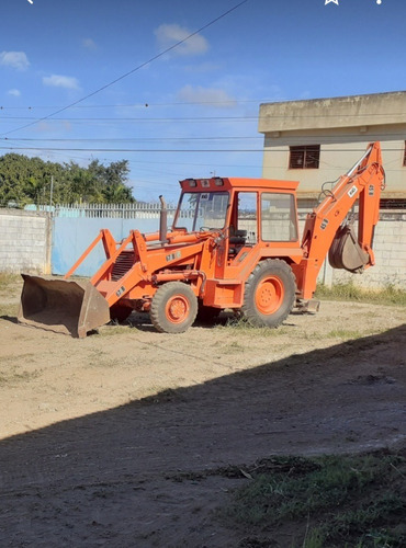 Imagen 1 de 4 de Retroexcavador