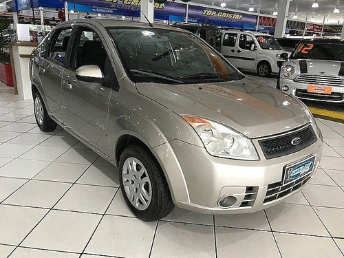 Ford Fiesta Sedan 1.6 Mpi Class Sedan 8v 2010