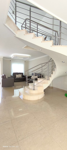 Alquiler De Casa- Urbanización Agua Clara