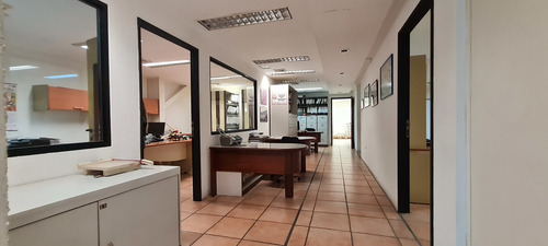 Imagen 4 de 22 de Vendo Local 900m2 Prados Del Este 0242