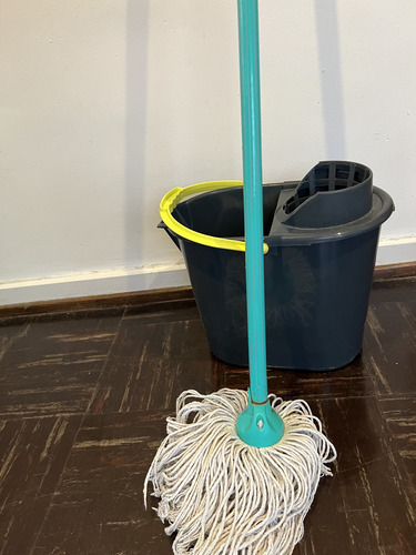 Mopa Para Piso Extensible Y Balde (Usado)