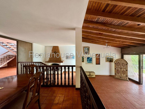Espaciosa Casa Urb. Cumbres De Curumo Cod. 26-356