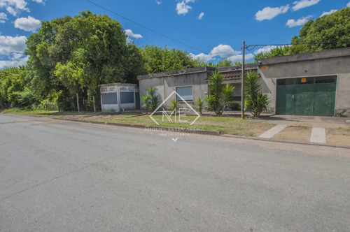 Casa De Dos Dormitorios A La Venta En Minas.