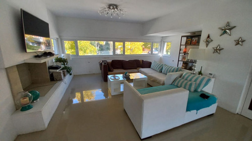 Casa En Venta En Caisamar