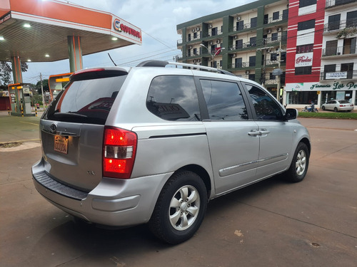 Confort Y Eficiencia Excelente Estado Auto Kia Carnival 2009