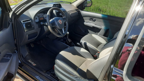 Fiat Strada 1.8 16v Adventure Ce Flex 2p
