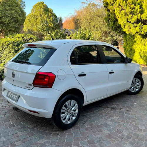 Imagen 5 de 15 de Volkswagen Gol Trend 2017 1.6 Trendline 101cv