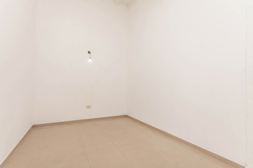 Depto. Tipo Casa 3 Amb. En Lanús Centro