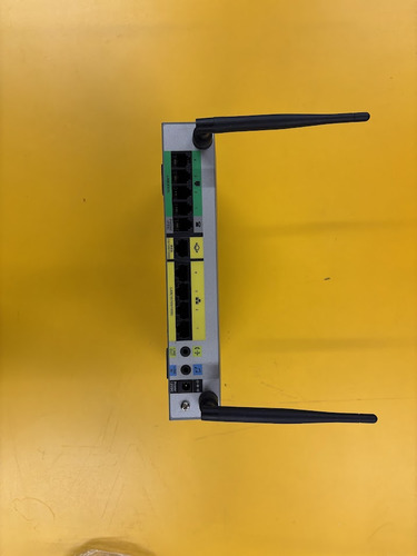 Switch Cisco Sf300-24p + Cisco Uc300 (Usado)