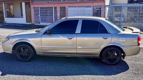 Imagen 4 de 10 de Mazda 323 Glx-s