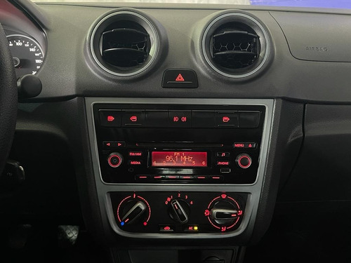 Imagem 10 de 15 de Vw Voyage Comfortline Flex 2015
