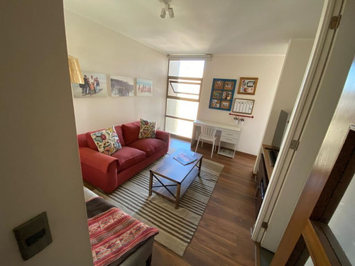 Departamento En Venta De 4 Dorm. Cercano Al Portal La Dehesa