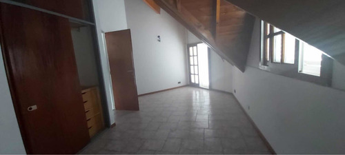 Imagen 9 de 13 de Hermoso Chalet En Esquina , Zona Centrica De Llavallol