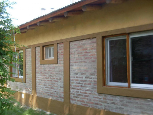Casa En Venta - 3 Dormitorios 2 Baños - Mendoza