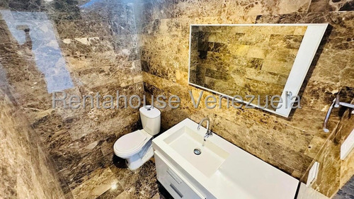 Maritza Lucena Vende Apartamento Moderno Y Espacioso, Al Este De Barquisimeto, Remodelado, Acabados De Primera, Amplios Espacios, Para Disfrute En Familia, Agua, Luz, Vigilancia 24/7, Vista Panorámica