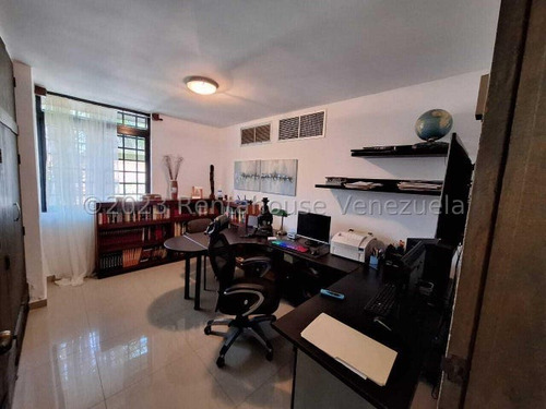 Maria Elena Latouche Se Vende Townhouse: 425 Mts: Pozo, Planta 100% Excelente Ubicación. Moderno Y Cómodo. Ven A Visitarlo!! Mels 24-8814