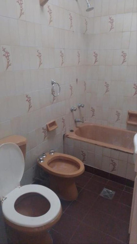 Casa De 2 Dormitorios En Alquiler, Zona Parque Savedra