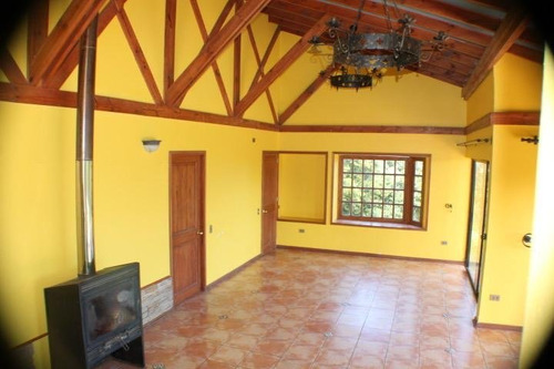 Se Vende Casa En Mantagua Estilo Colonial, Con Vista Privile