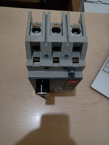 Interruptor Termomagnetico Marca Federal Pacific 225 Amp