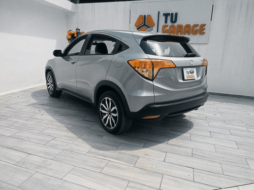 Imagen 4 de 15 de Honda Hr-v 2018 1.8 Uniq Mt