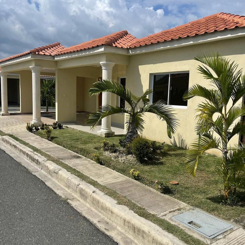 Se Vende Hermosa Casa Residencial En Shalon 5 En San Cristobal