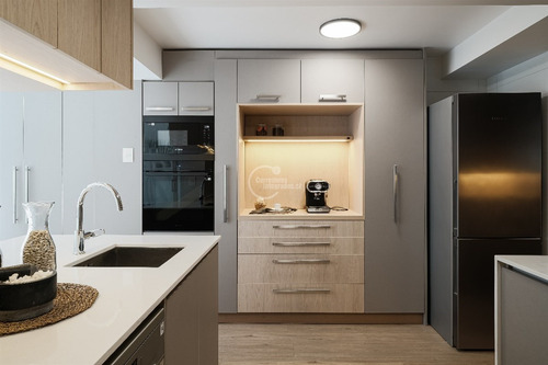 Departamento En Venta De 2 Dorm. En Las Condes