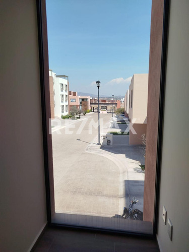 Casa San Sebastían En Fraccionamiento Ziburúa San Isidro Juriquilla.