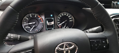 Imagen 18 de 23 de Toyota Hilux Srv 4x4 Unica Solo 500 Km At Gs