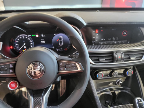 Alfa Romeo Stelvio 2.9L Quadrifoglio Verde V6 Bi-Turbo At