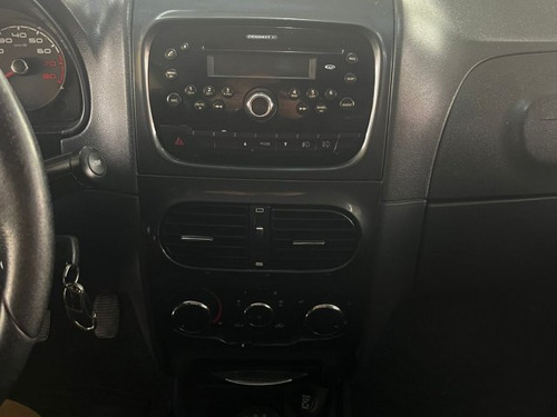 Fiat Strada Strada 1.8 MPI ADVENTURE CE 16V FLEX 2P MANUAL