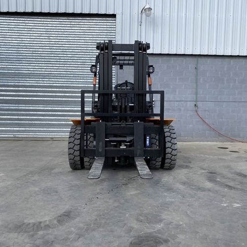 Imagen 5 de 15 de Autoelevador 5 Toneladas 5000 Kg Triple Torre 4.5m