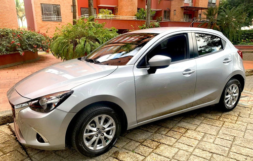 Mazda 2 1.5 Touring | TuCarro