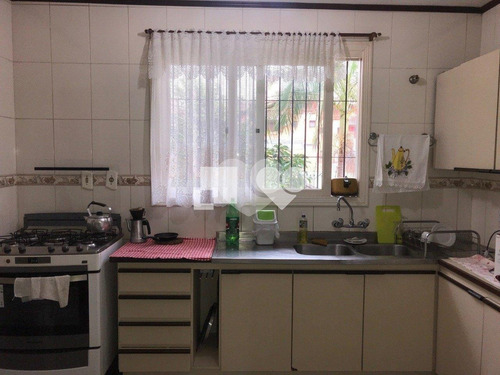 Imagem 19 de 30 de Vende Casa 6 Dormitórios, Suíte, Churrasqueira, 3 Vagas No Bairro Menino Deus - Reo452750