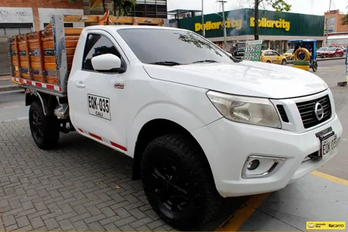 Nissan Frontier 2.5 D22 / Np300 Estacas Diesel Mt 4x4